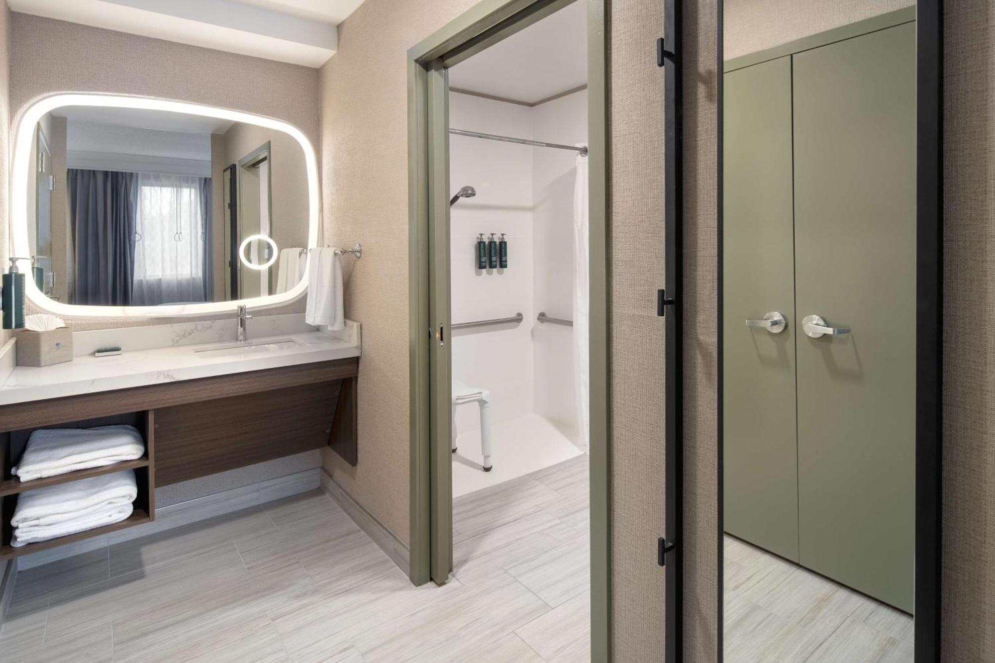 Doubletree Suites By Hilton מאונט לאורל מראה חיצוני תמונה